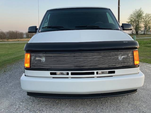 Chevrolet-Astro-cargo-van-1994-white-23