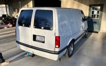Chevrolet-Astro-cargo-van-1994-white-3