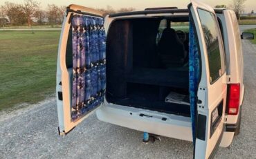 Chevrolet-Astro-cargo-van-1994-white-7