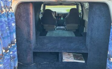 Chevrolet-Astro-cargo-van-1994-white-8