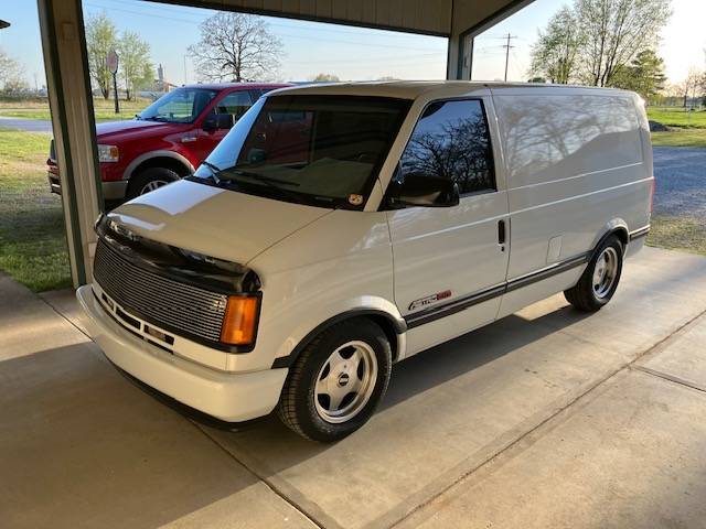 Chevrolet Astro cargo van  1994 white