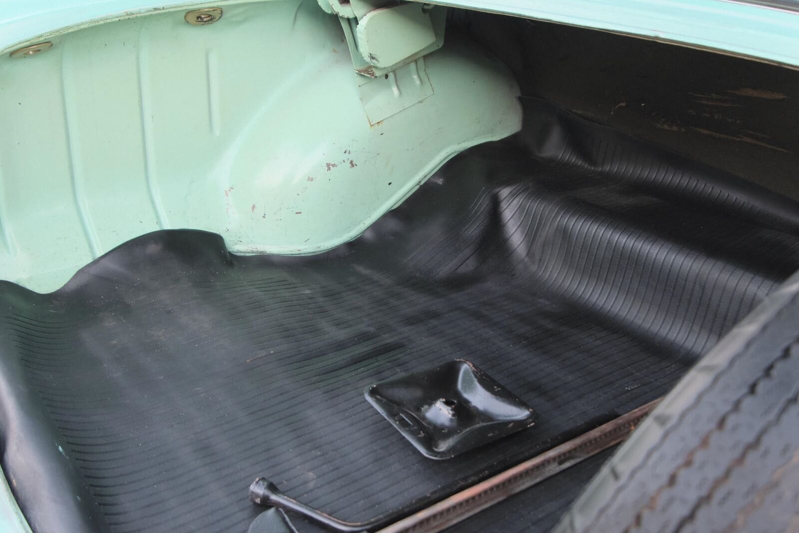 Chevrolet-Bel-Air150210-1956-2-Door-20