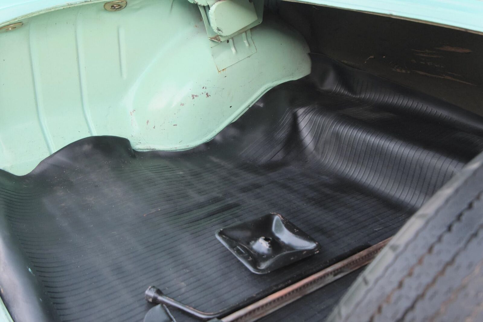 Chevrolet-Bel-Air150210-1956-2-Door-26