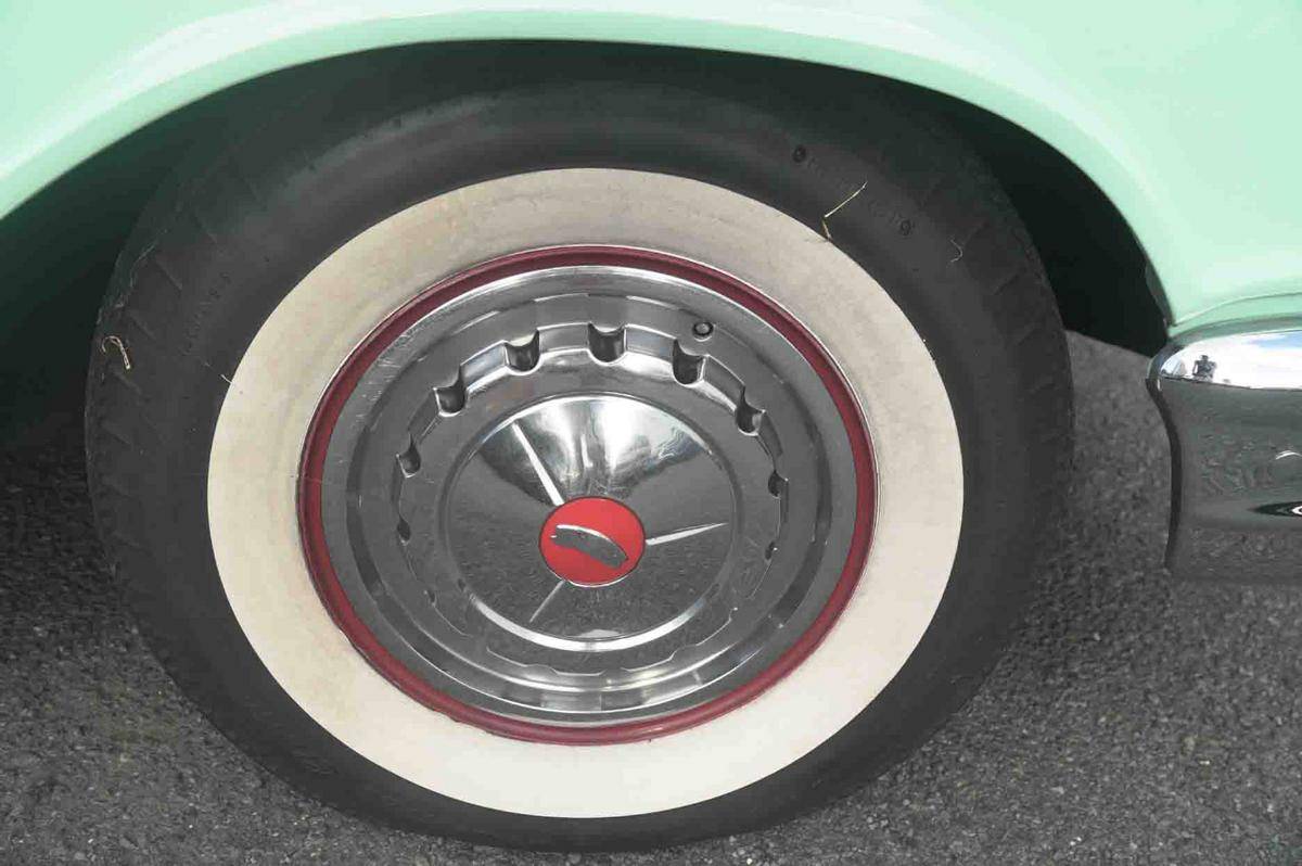 Chevrolet-Bel-air-1957-green-14