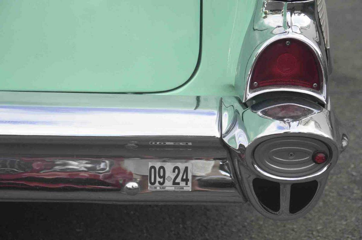 Chevrolet-Bel-air-1957-green-8