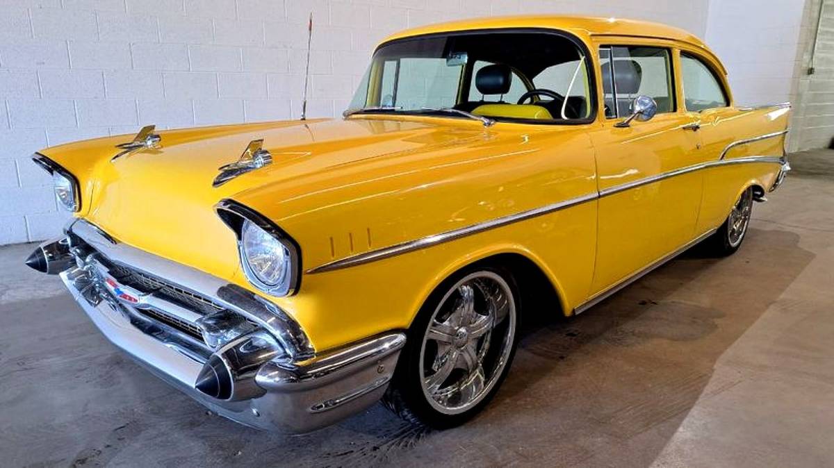 Chevrolet-Bel-air-210-1957-yellow-15