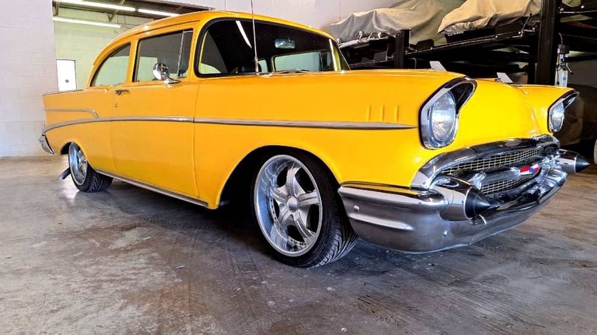 Chevrolet-Bel-air-210-1957-yellow-16