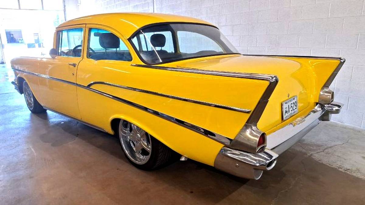 Chevrolet-Bel-air-210-1957-yellow-17