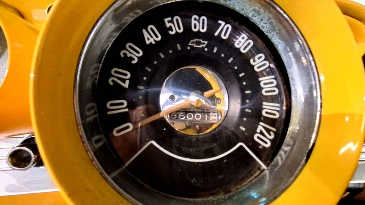 Chevrolet-Bel-air-210-1957-yellow-19