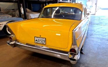 Chevrolet-Bel-air-210-1957-yellow-2