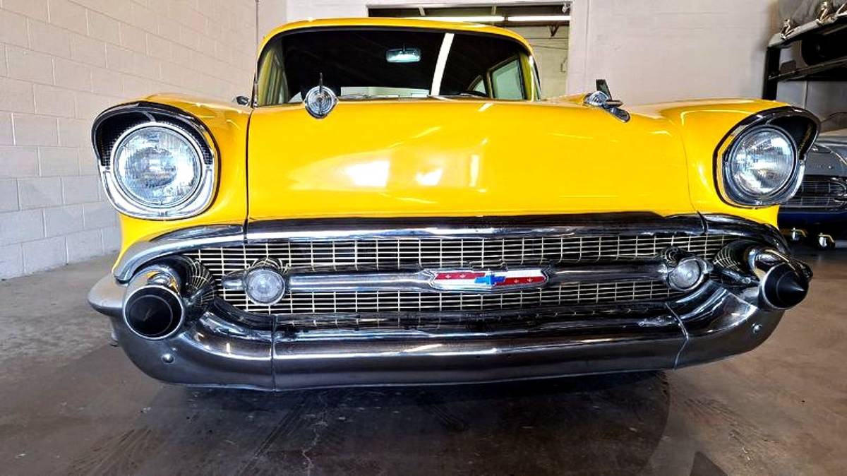 Chevrolet-Bel-air-210-1957-yellow-5