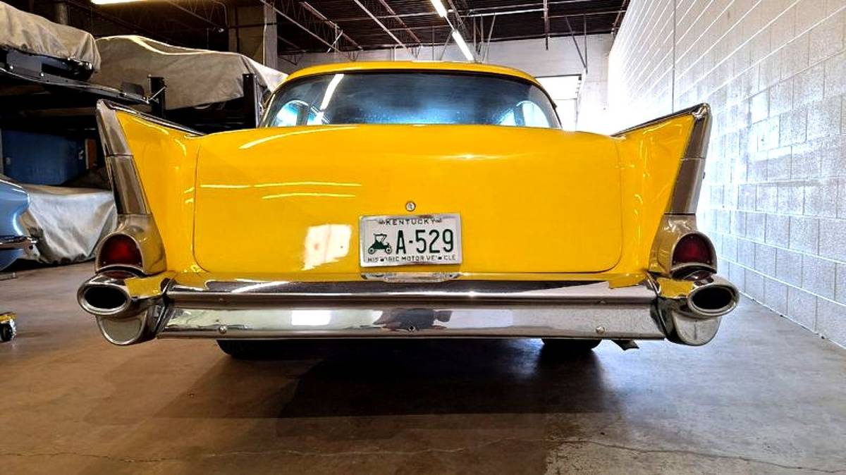 Chevrolet-Bel-air-210-1957-yellow-7