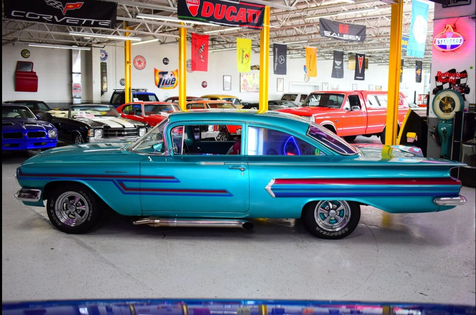 Chevrolet-Biscayne-1960-Coupe-10