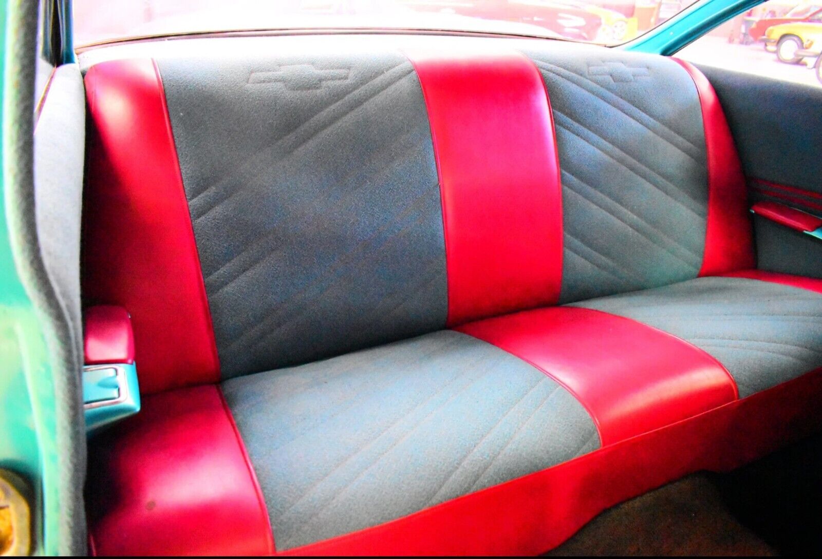 Chevrolet-Biscayne-1960-Coupe-21