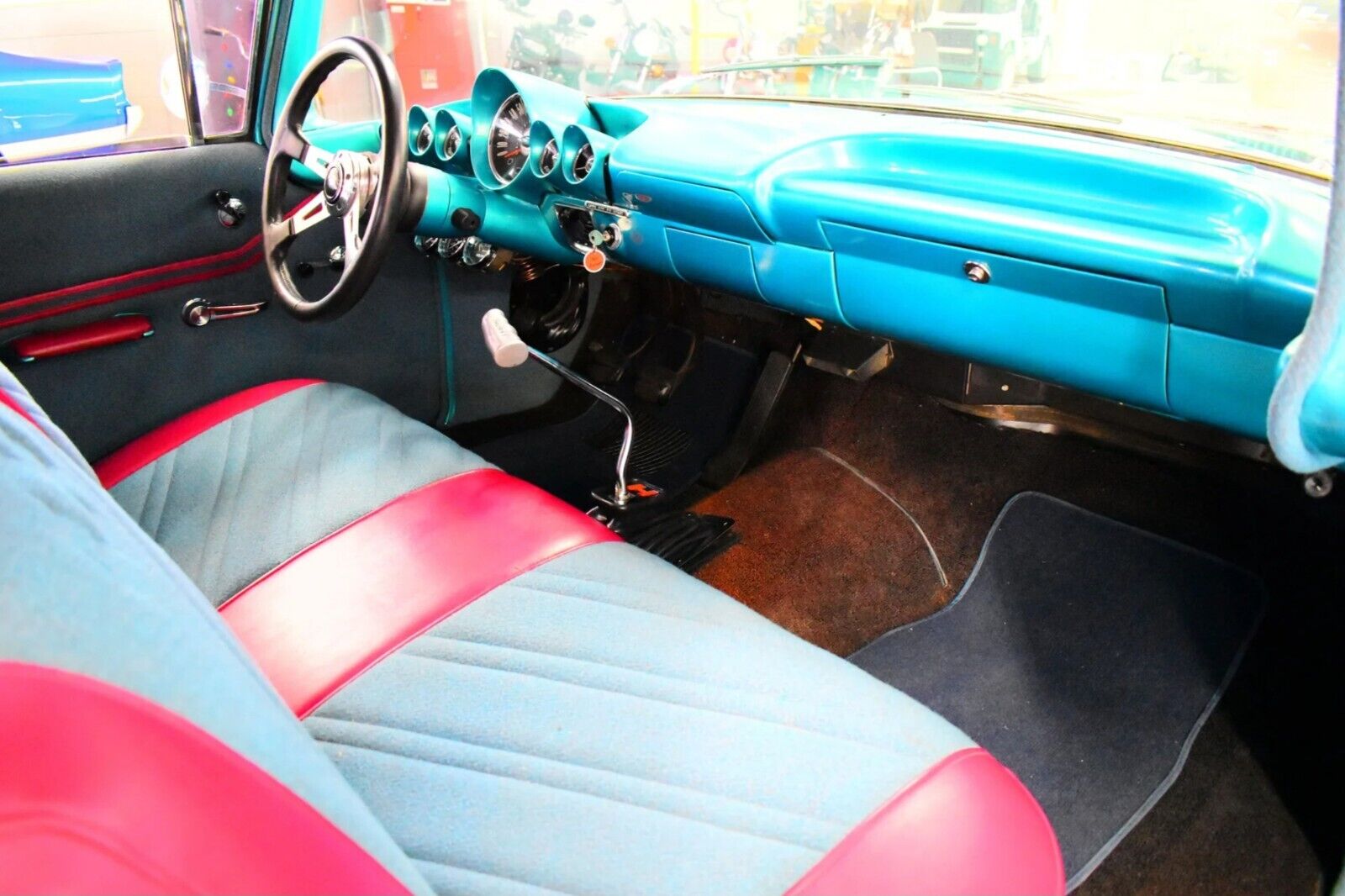 Chevrolet-Biscayne-1960-Coupe-22