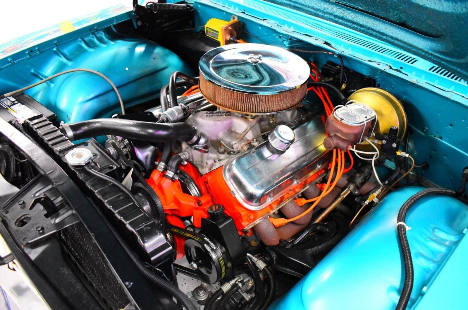 Chevrolet-Biscayne-1960-Coupe-26