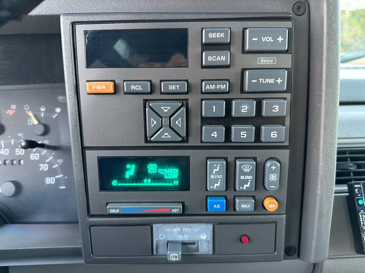 Chevrolet-Blazer-12-ton-nominal-1994-blue-14