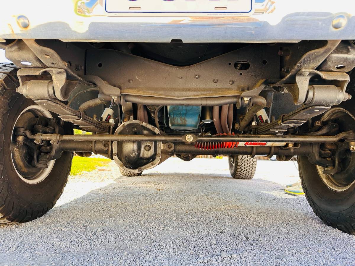 Chevrolet-Blazer-1974-white-5