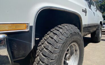 Chevrolet-Blazer-1988-SUV-5