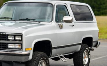 Chevrolet-Blazer-1989-SUV-11