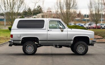 Chevrolet-Blazer-1989-SUV-12