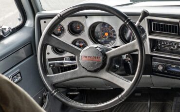 Chevrolet-Blazer-1989-SUV-35