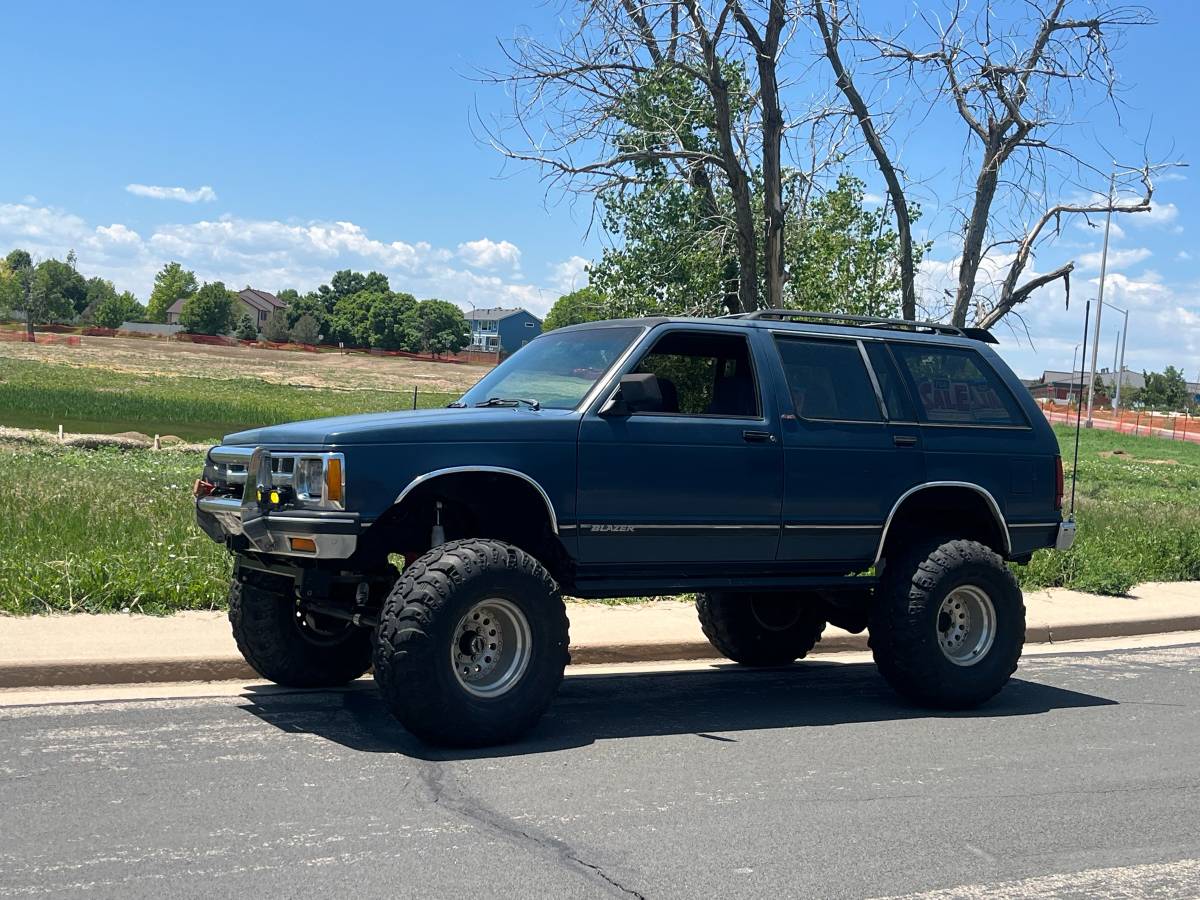 Chevrolet-Blazer-4x4-1993-blue-1