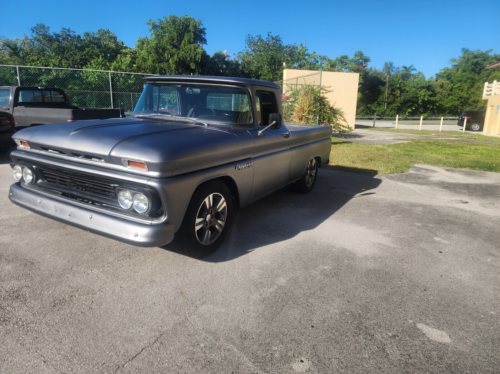 Chevrolet-C-10-1960-Standard-Cab-Pickup-1