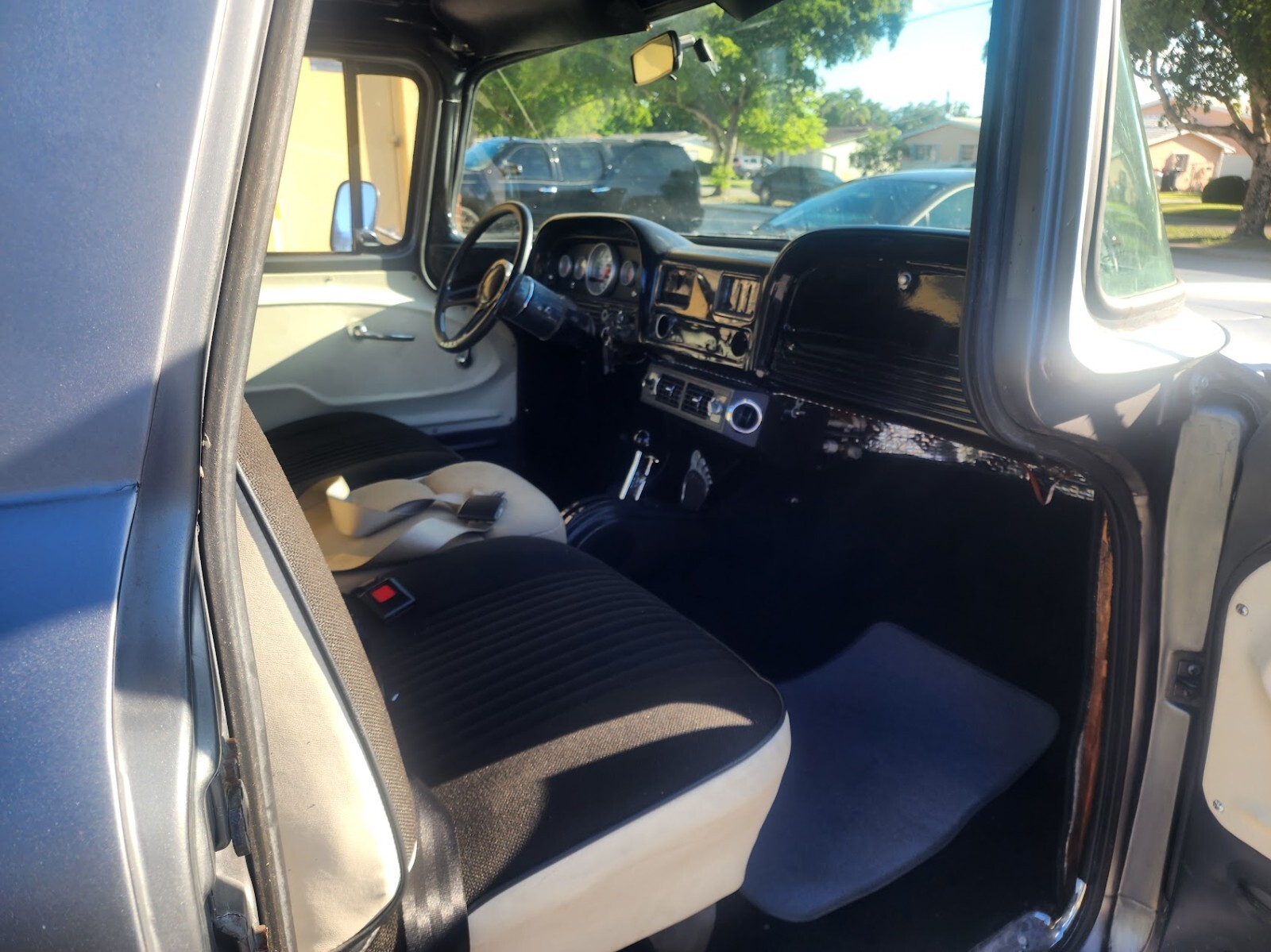 Chevrolet-C-10-1960-Standard-Cab-Pickup-13