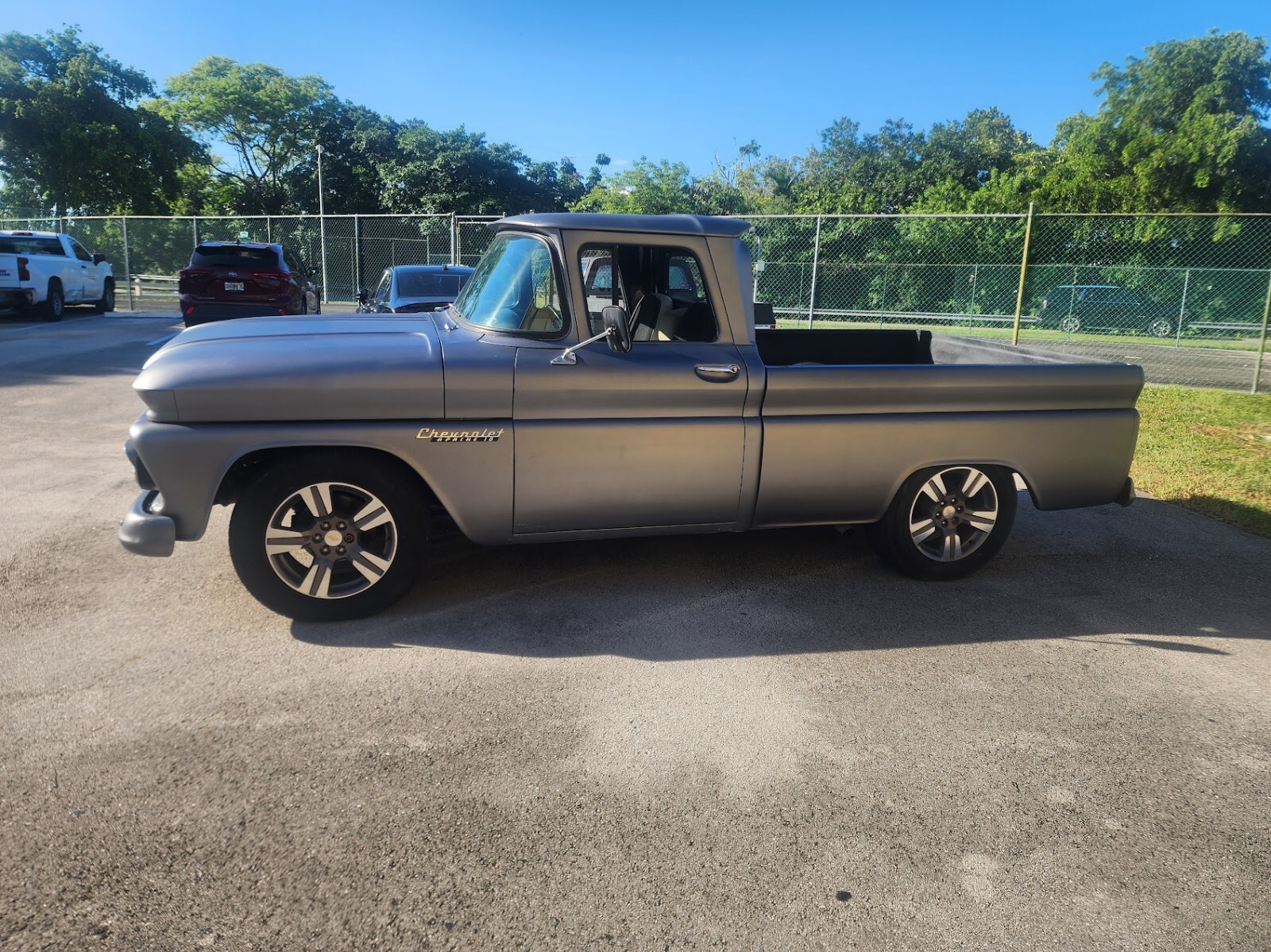 Chevrolet-C-10-1960-Standard-Cab-Pickup-2
