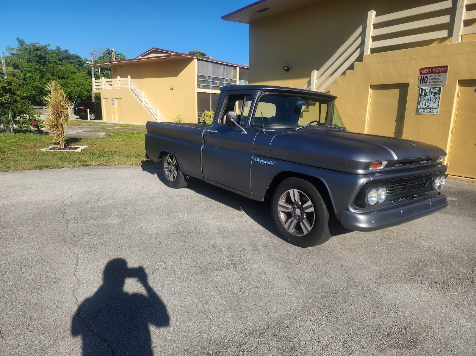 Chevrolet-C-10-1960-Standard-Cab-Pickup-7