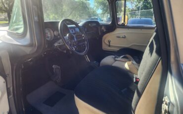 Chevrolet-C-10-1960-Standard-Cab-Pickup-9