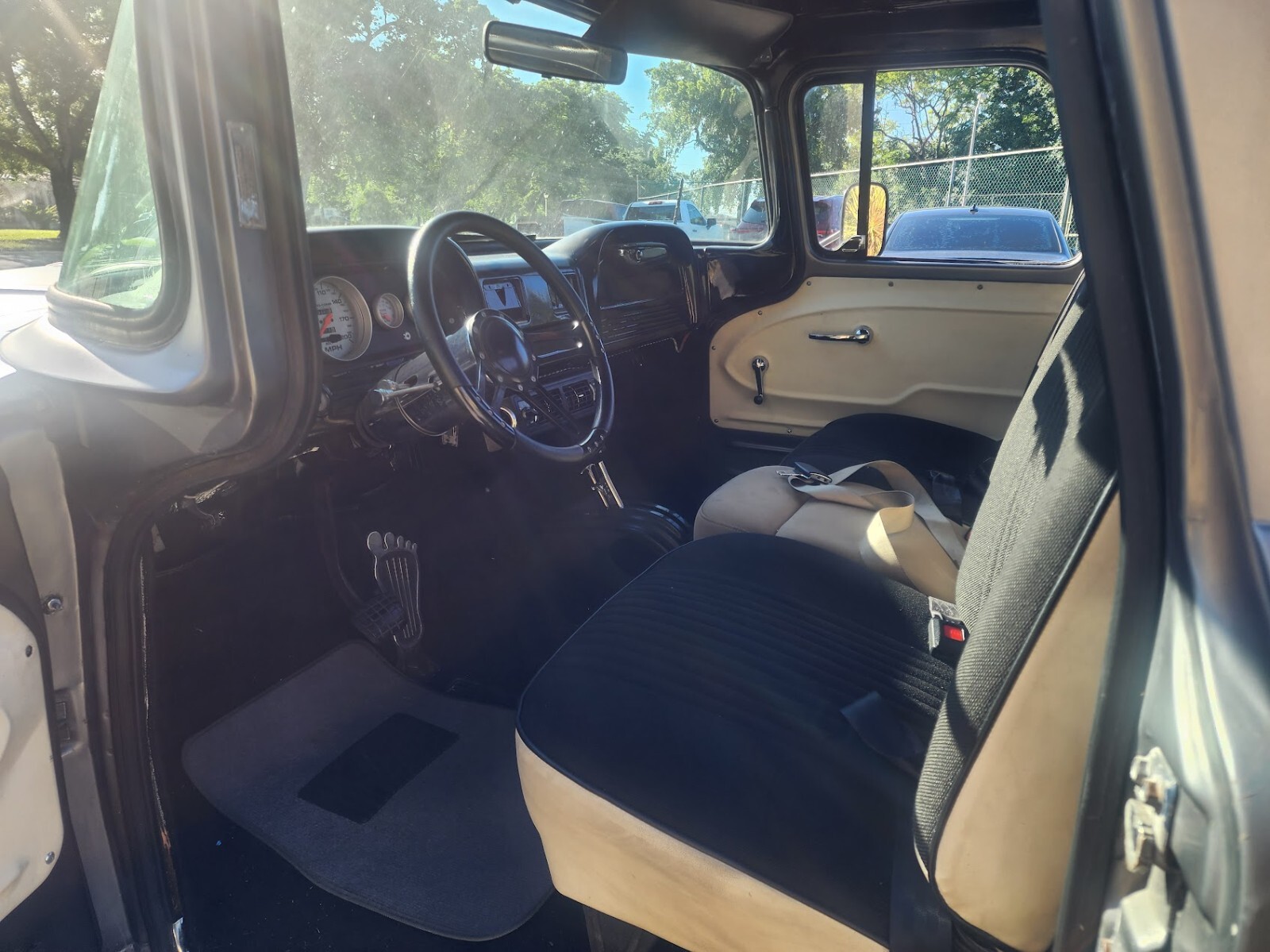 Chevrolet-C-10-1960-Standard-Cab-Pickup-9