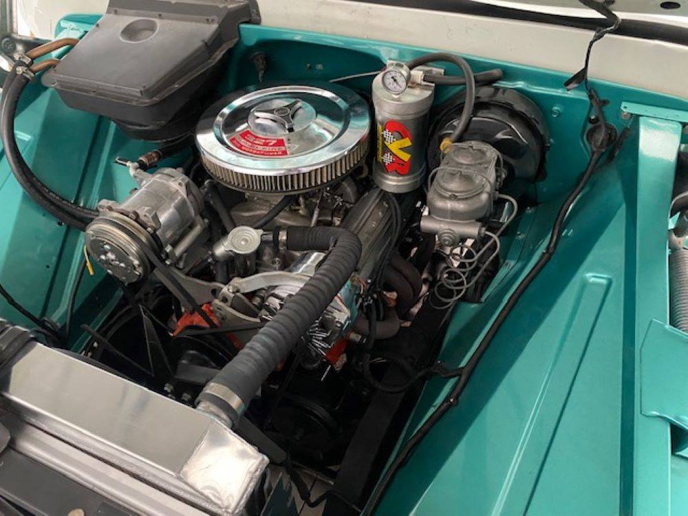 Chevrolet-C-10-1965-white-15