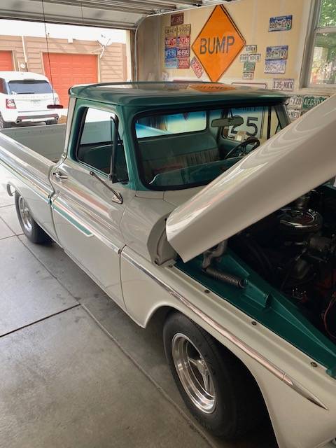 Chevrolet-C-10-1965-white-2