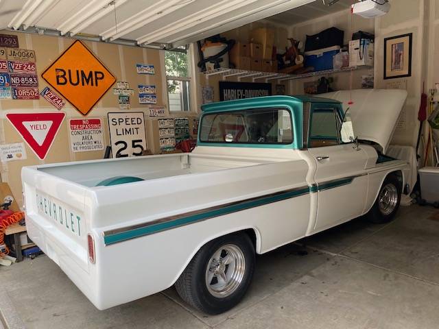 Chevrolet-C-10-1965-white-3