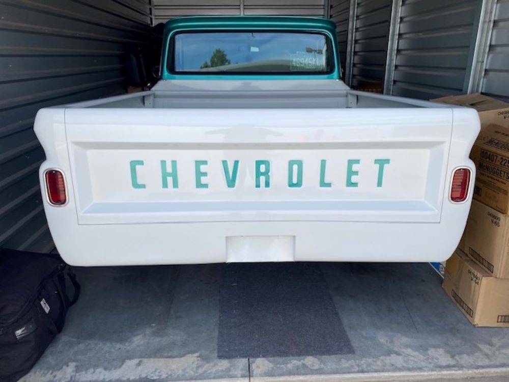 Chevrolet-C-10-1965-white-5