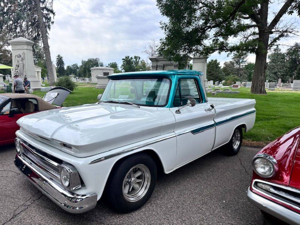 Chevrolet C-10  1965 white
