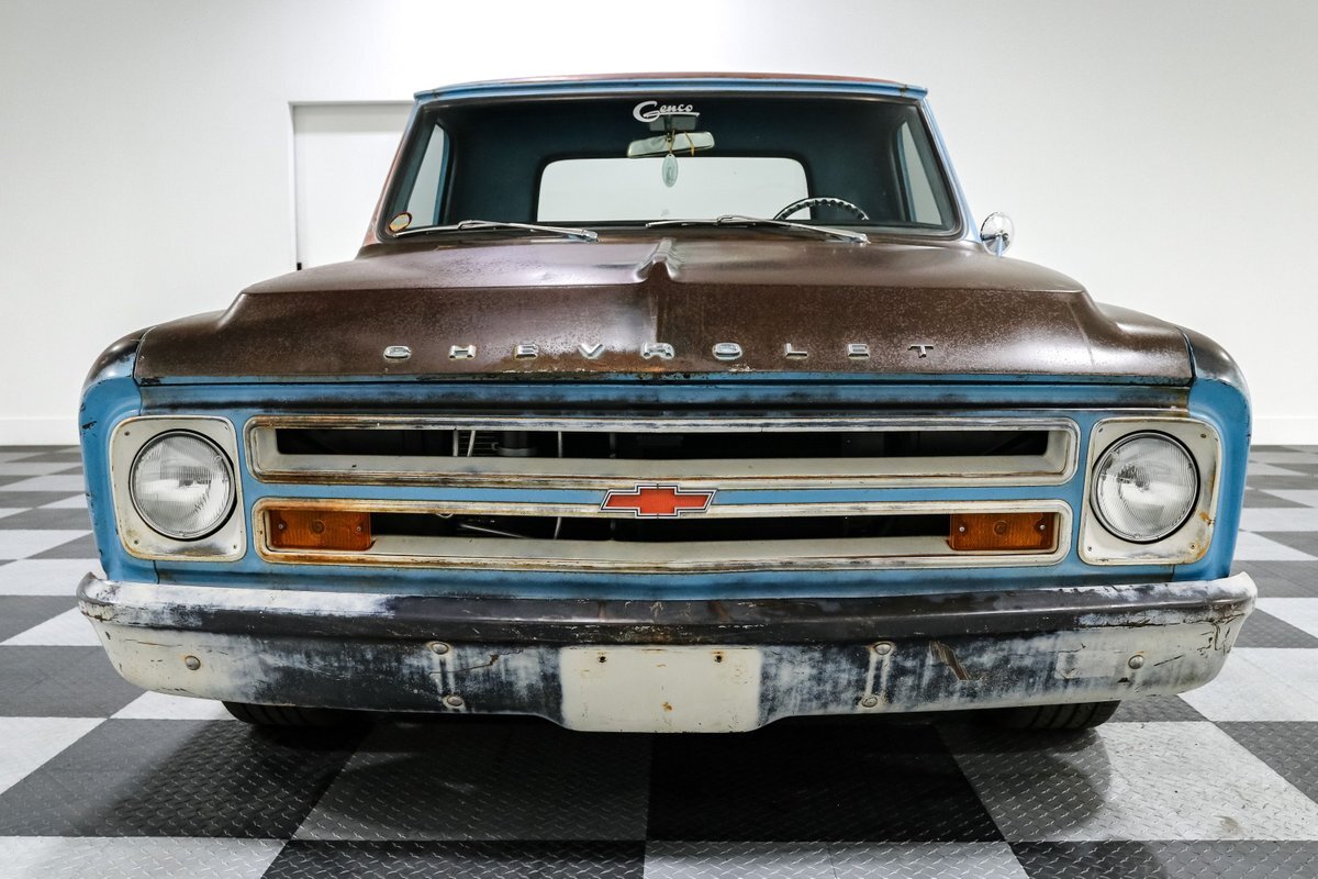 Chevrolet-C-10-1967-Pickup-Truck-1