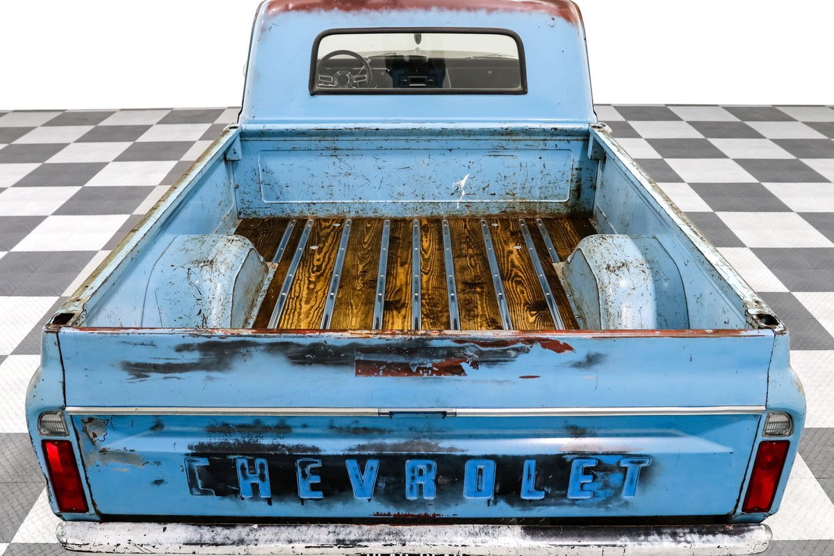 Chevrolet-C-10-1967-Pickup-Truck-13
