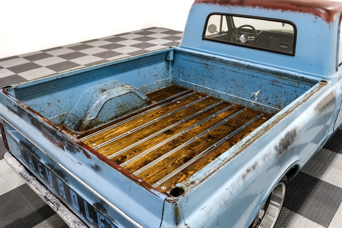 Chevrolet-C-10-1967-Pickup-Truck-14