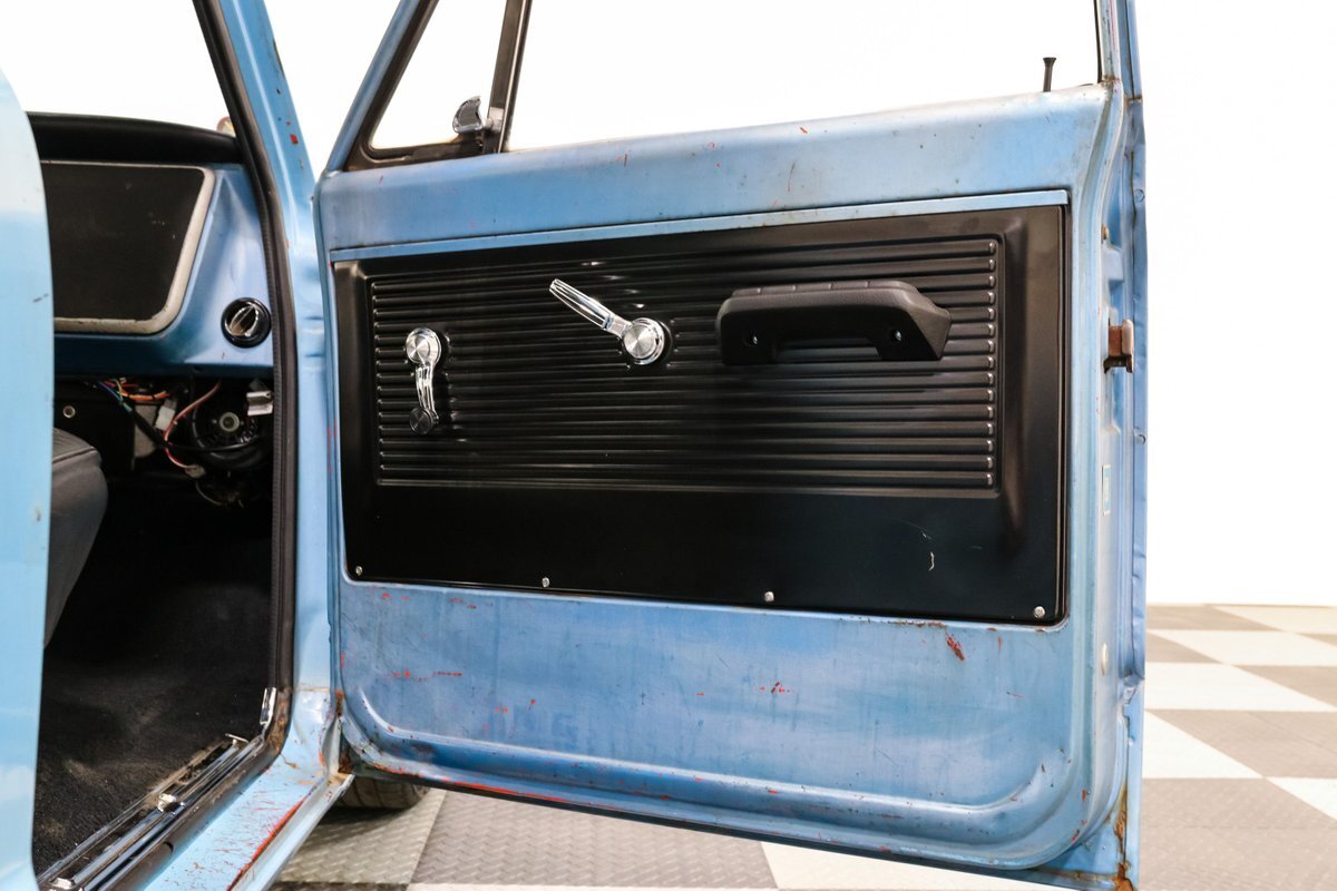 Chevrolet-C-10-1967-Pickup-Truck-18