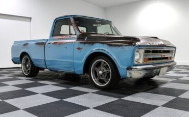 Chevrolet-C-10-1967-Pickup-Truck