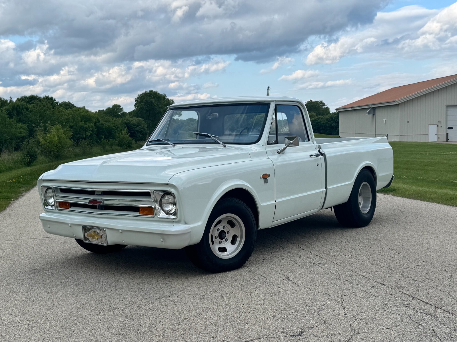 Chevrolet-C-10-1967-Standard-Cab-Pickup-2