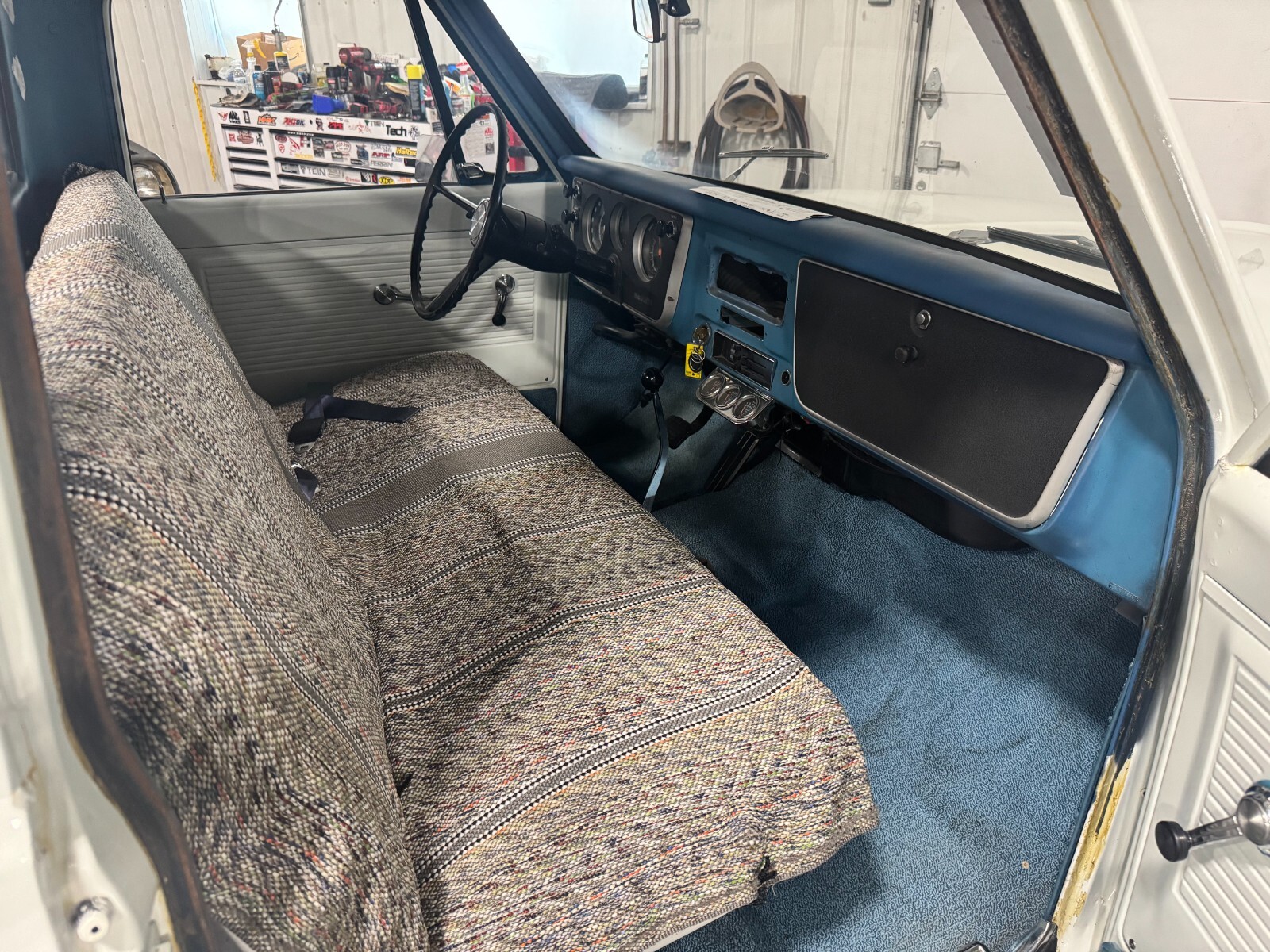 Chevrolet-C-10-1967-Standard-Cab-Pickup-30