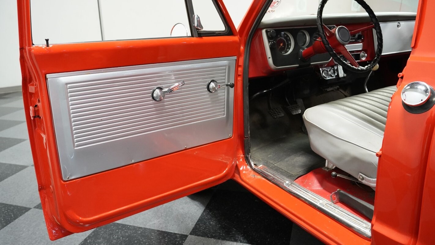 Chevrolet-C-10-1968-Pickup-Truck-32