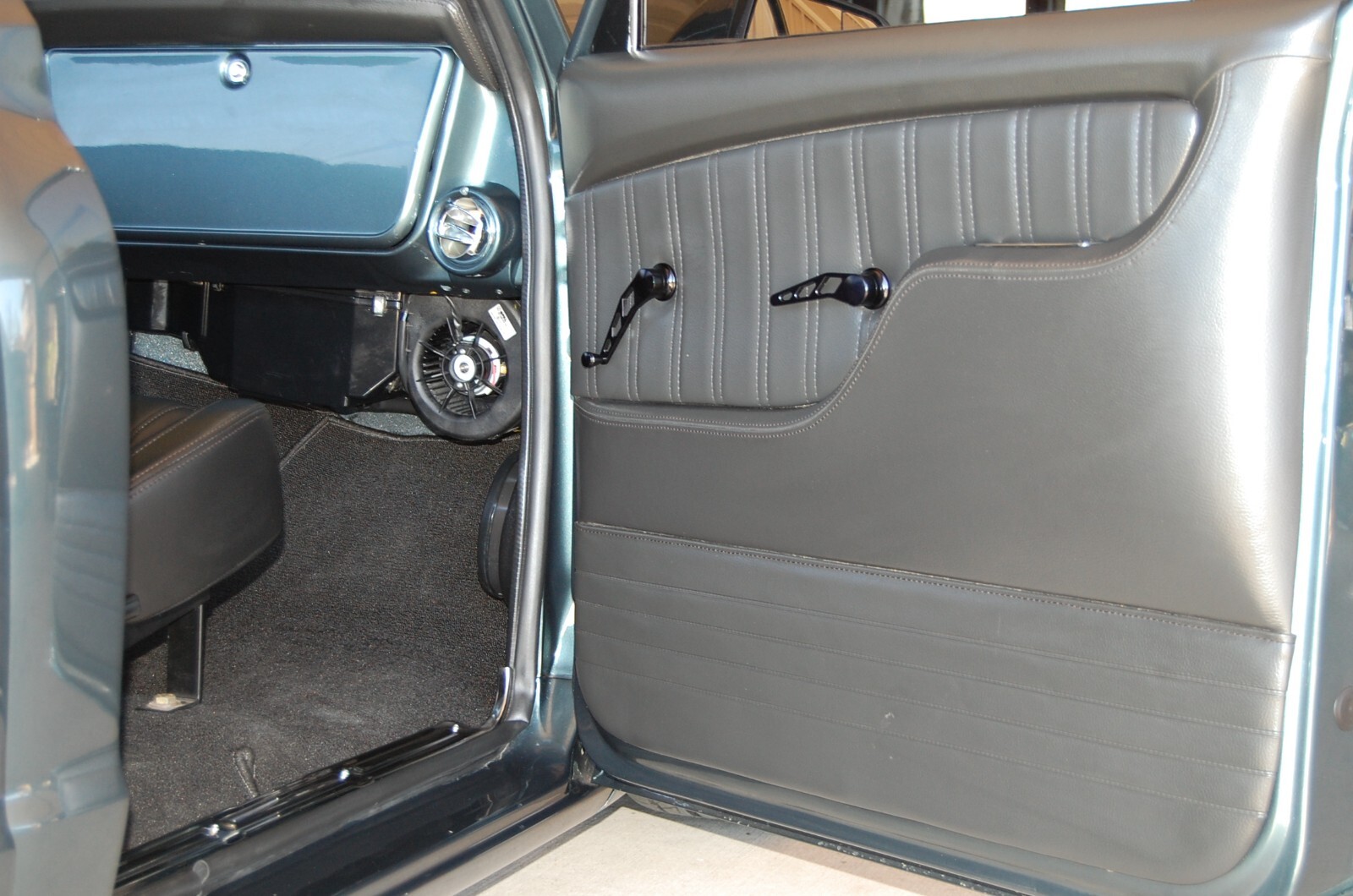 Chevrolet-C-10-1968-Standard-Cab-Pickup-24