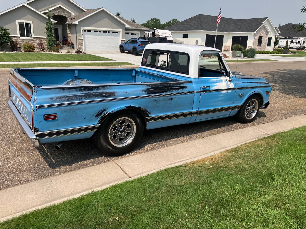 Chevrolet-C-10-1969-custom-4