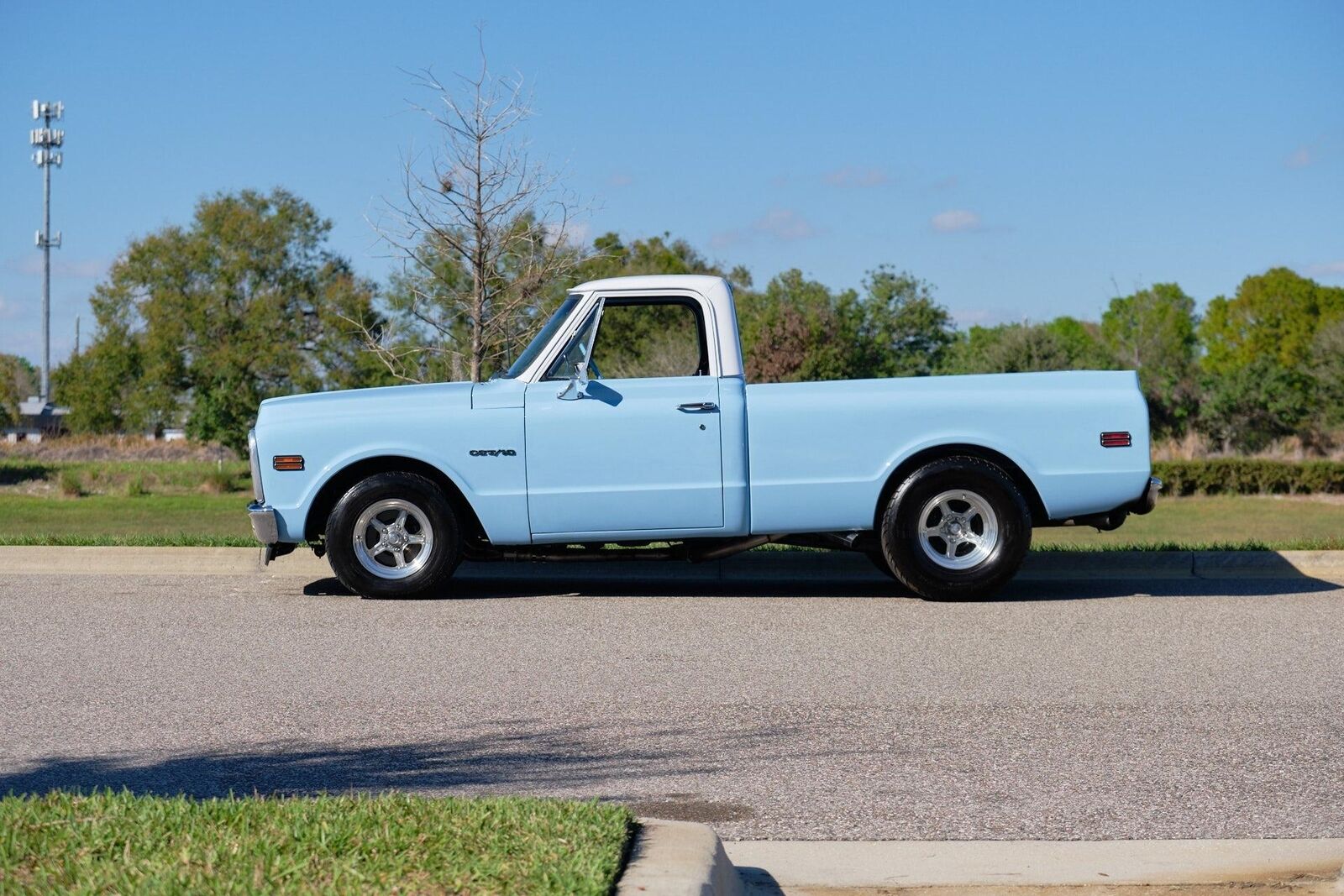 Chevrolet-C-10-1972-2-Door-1