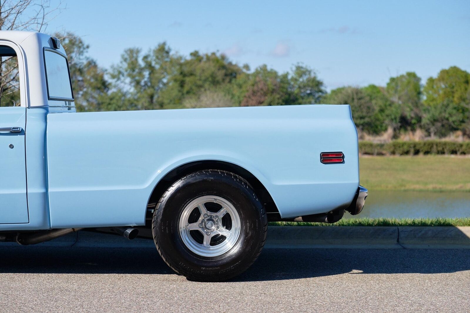 Chevrolet-C-10-1972-2-Door-21